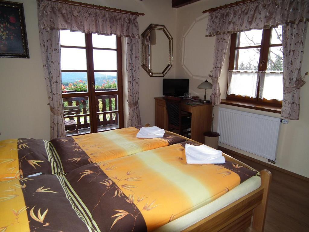 Hotel Alpska Vyhlidka Kvilda Rum bild